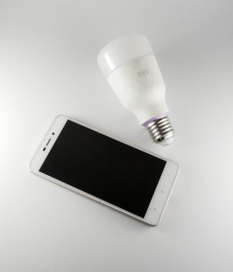 benefits of smart bulbs connect them to your smartphone